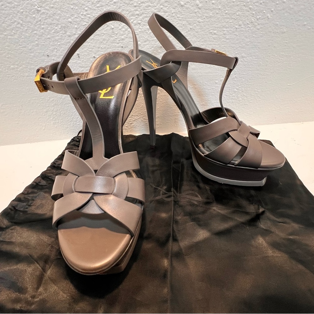 SAINT LAURENT TRIBUTE PLATFORM HEALED SANDALS IN SMOOTH LEATHER